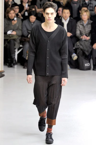 Look 8